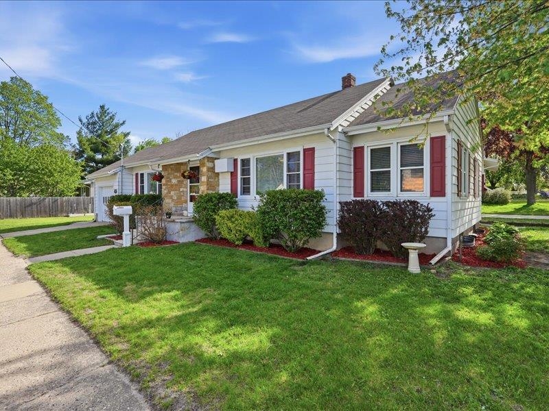 2109 Clark Street Middleton, WI 53562 - Photo 2 of 46