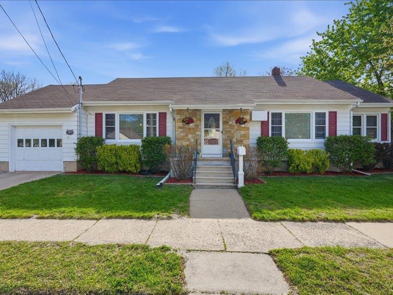 2109 Clark Street Middleton, WI 53562 - Photo 44 of 46