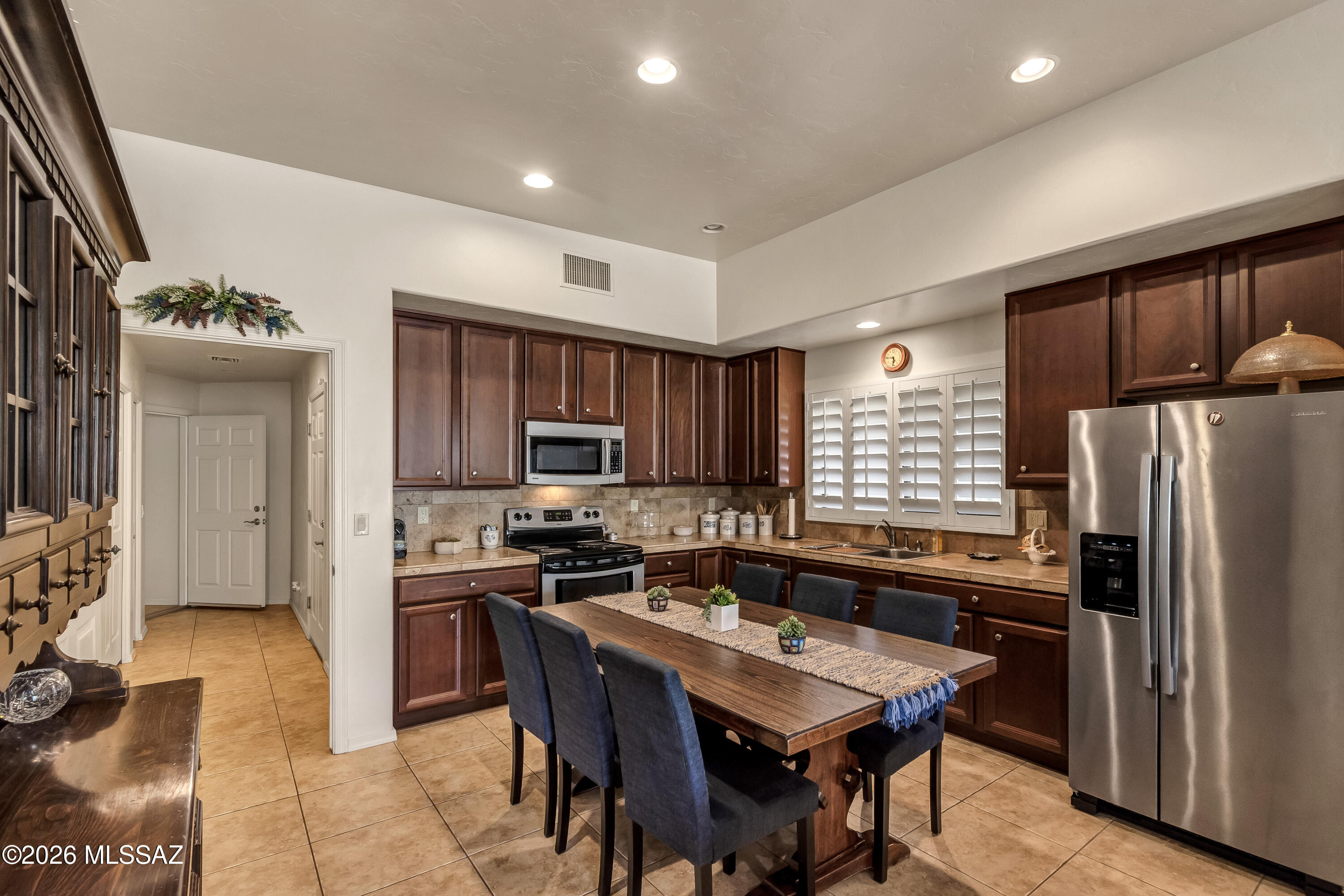 720 East Rudasill Road Tucson, AZ 85718 - Photo 37 of 48 Guest suite kitchen and dining room.