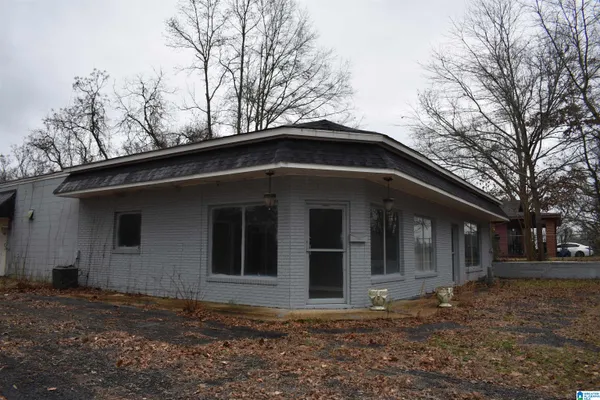 $1,750 | 835 Temple Avenue South, Fayette, AL 35555