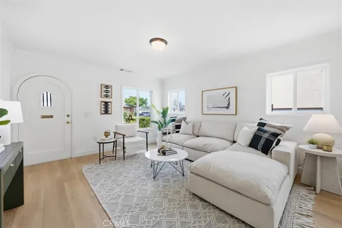 $819,000 | 11916 Oxford Avenue, Hawthorne, CA 90250