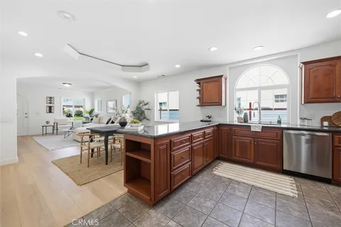 $819,000 | 11916 Oxford Avenue, Hawthorne, CA 90250