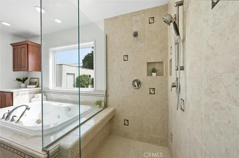 $819,000 | 11916 Oxford Avenue, Hawthorne, CA 90250