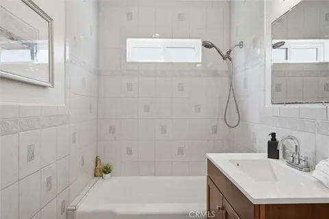 $819,000 | 11916 Oxford Avenue, Hawthorne, CA 90250