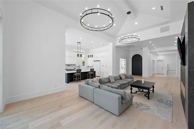 $4,290,000 | 2749 Medallist Lane, Naples, FL 34109