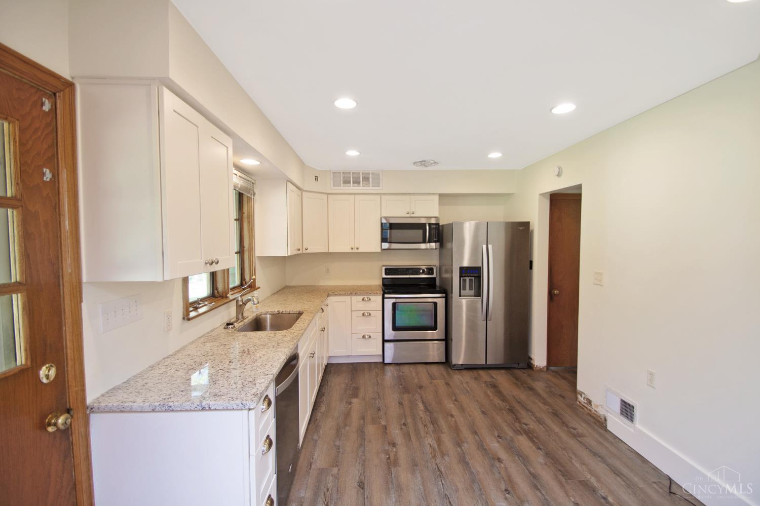 5791 Greenlawn Road Hamilton, OH 45011 - Photo 15 of 43
