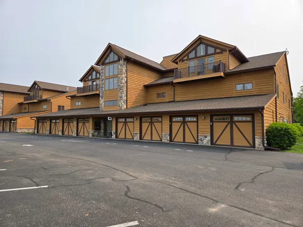 $279,900 | 1826-2 Parkland Drive, Unit 502, Arkdale, WI 54613