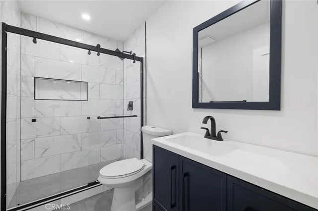 $3,250 | 17000 Burbank Boulevard, Unit 201, Encino, CA 91316