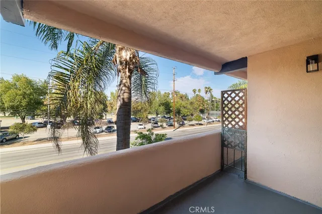 $3,250 | 17000 Burbank Boulevard, Unit 201, Encino, CA 91316