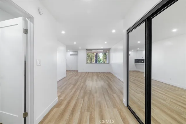 $3,250 | 17000 Burbank Boulevard, Unit 201, Encino, CA 91316