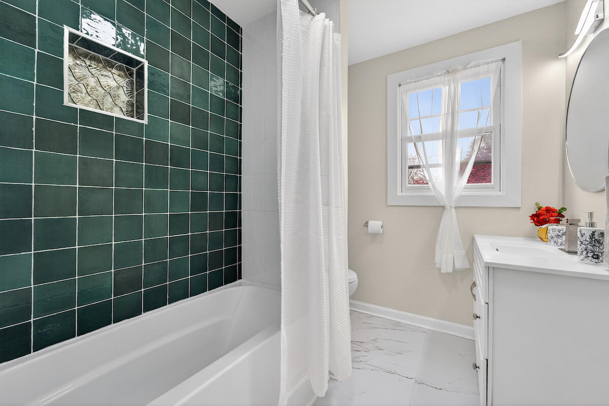 11301 11th Avenue Pleasant Prairie, WI 53158 - Photo 11 of 30 DSC09251