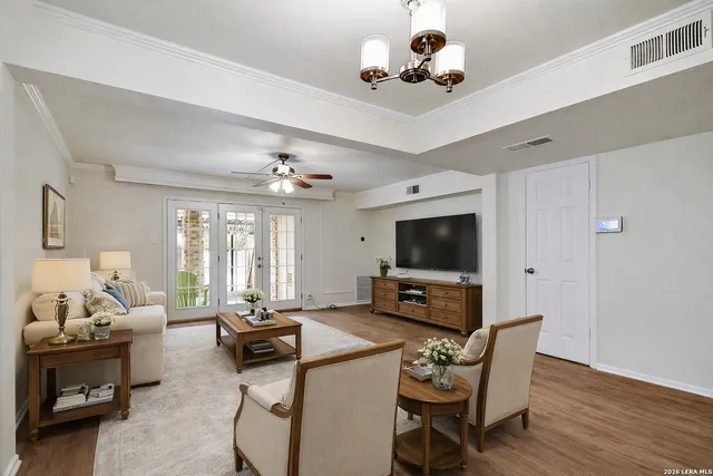 $260,000 | 122 East Terra Alta Drive, Unit 7, San Antonio, TX 78209