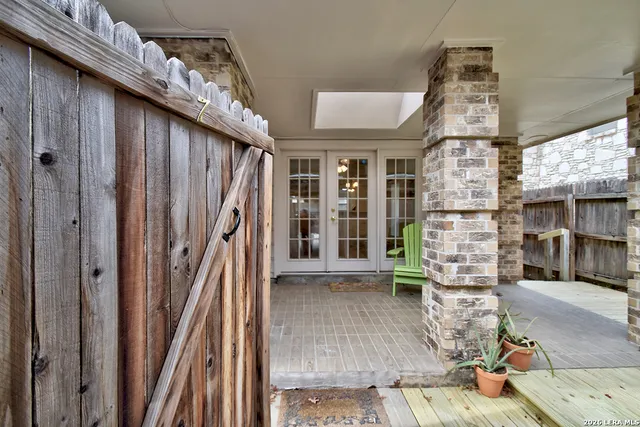 $260,000 | 122 East Terra Alta Drive, Unit 7, San Antonio, TX 78209