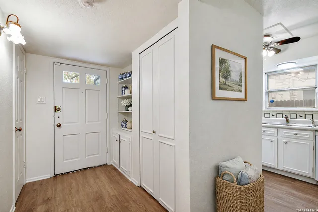 $260,000 | 122 East Terra Alta Drive, Unit 7, San Antonio, TX 78209