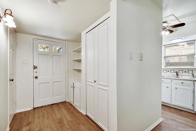 $260,000 | 122 East Terra Alta Drive, Unit 7, San Antonio, TX 78209