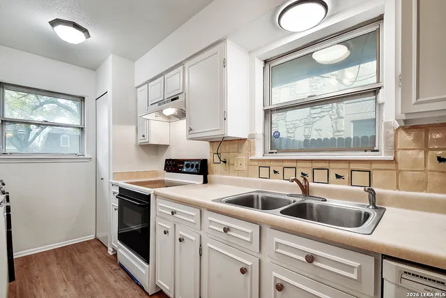 $260,000 | 122 East Terra Alta Drive, Unit 7, San Antonio, TX 78209