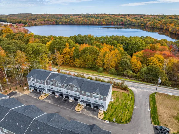 $3,495 | 94 North Bridebrook Road, Unit 701, East Lyme, CT 06357