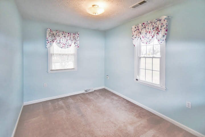 1453 Roger Cole Road Bowling Green, KY 42101 - Photo 16 of 32 Gallery Image 16