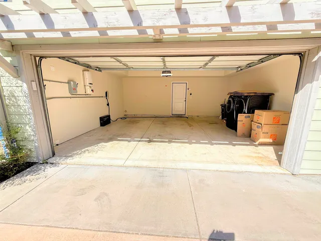 a close up view of washer and dryer