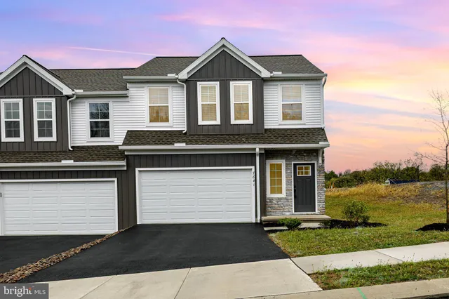 $1,900 | 7841 Briarwood Drive, Harrisburg, PA 17112