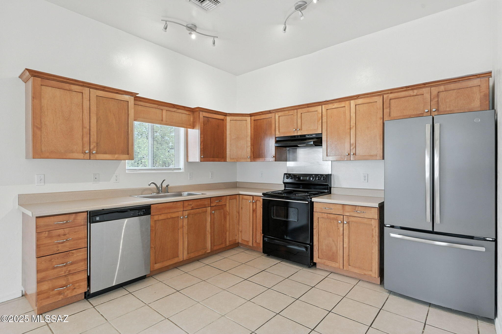 1186 Yesal Court Rio Rico, AZ 85648 - Photo 2 of 13 Gallery Image 2