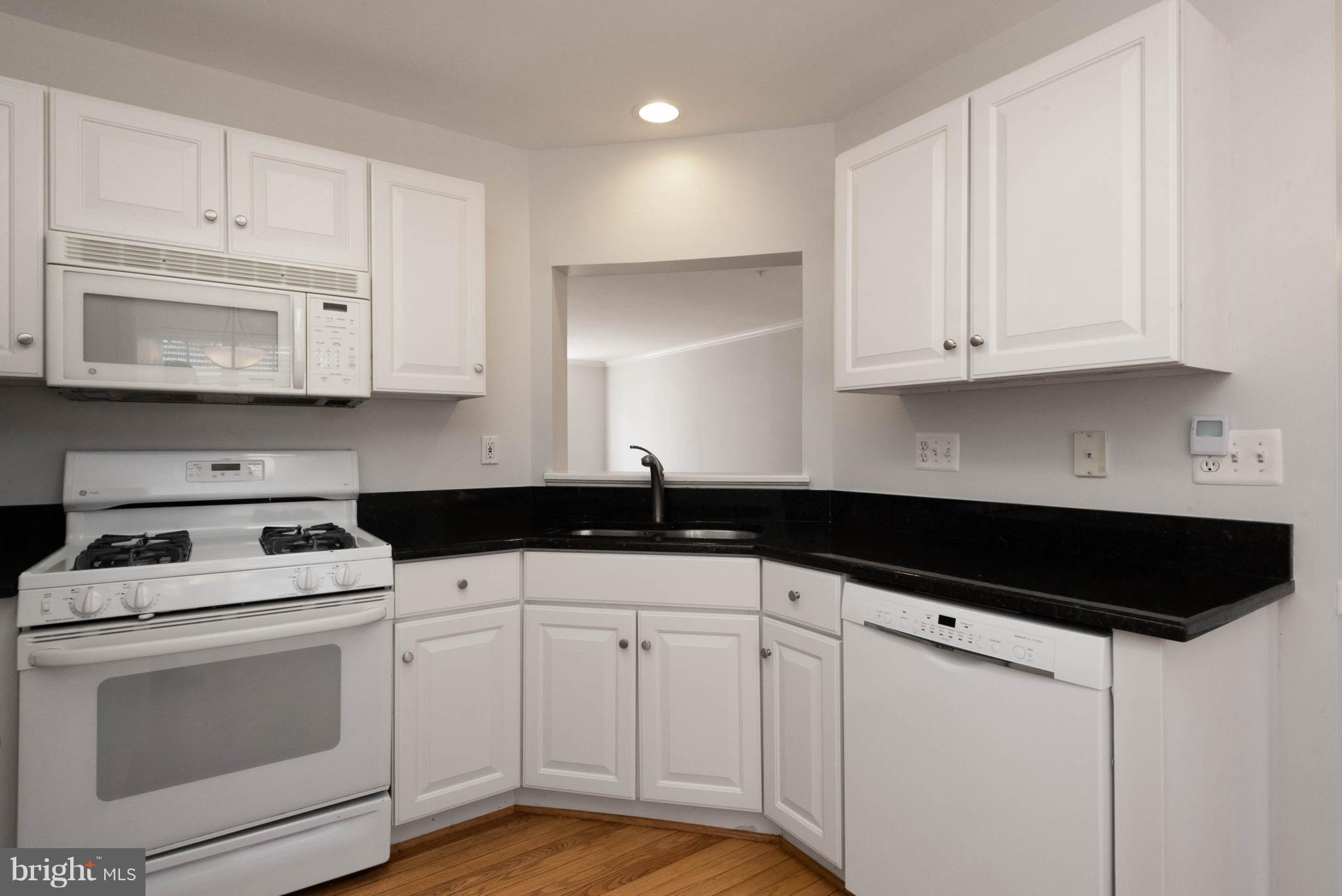 745 Howards Loop Annapolis, MD 21401 - Photo 12 of 33 Kitchen with appliances