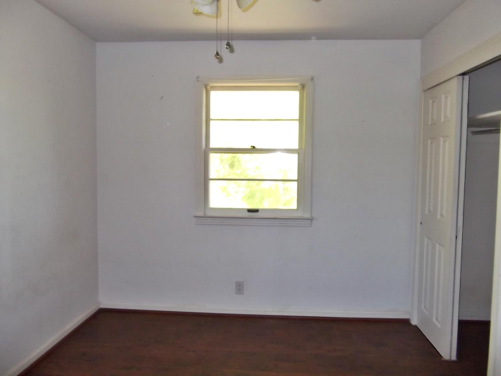103 Pitt Lane Springfield, TN 37172 - Photo 8 of 15 an empty room with a window