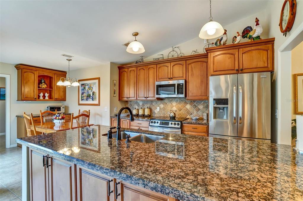 11816 Lipsey Road Tampa, FL 33618 - Photo 17 of 50