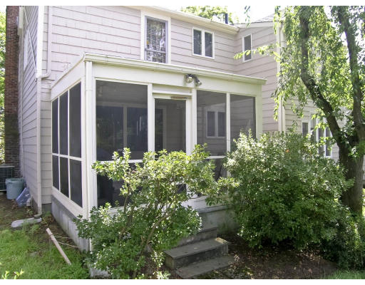 27 Philbrick Road Newton, MA 02459 - Photo 4 of 17 front view of a house