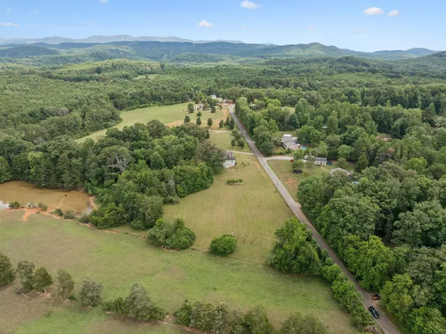 $499,000 | 246 Akins Road, Tellico Plains, TN 37385