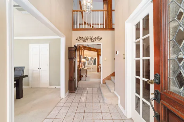a view of an entryway with a workspace