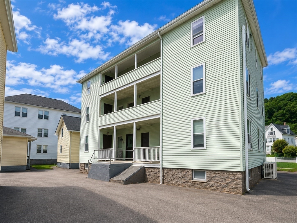 18 Caprera Road Worcester, MA 01604 - Photo 6 of 28