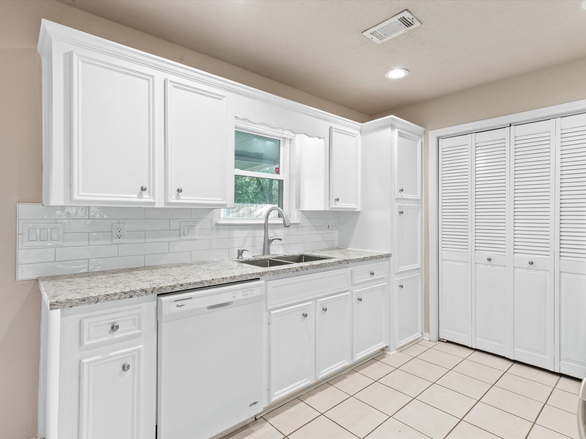 9811 Charter Ridge Drive Houston, TX 77070 - Photo 11 of 30