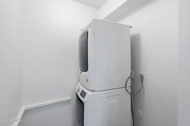 $2,800 | 5640 East Bell Road, Scottsdale, AZ 85254