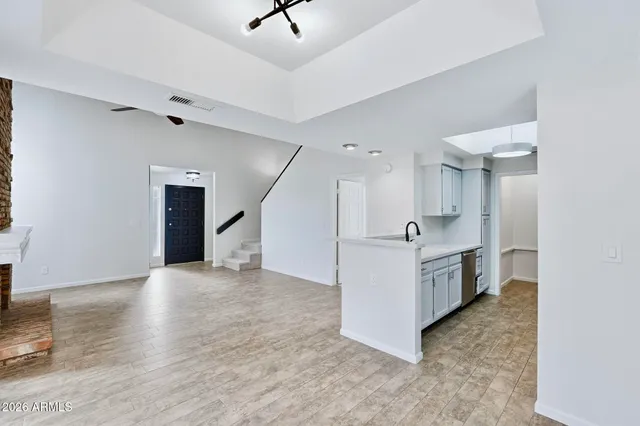 $2,800 | 5640 East Bell Road, Scottsdale, AZ 85254