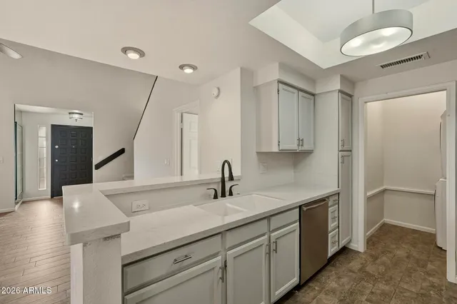 $2,800 | 5640 East Bell Road, Scottsdale, AZ 85254