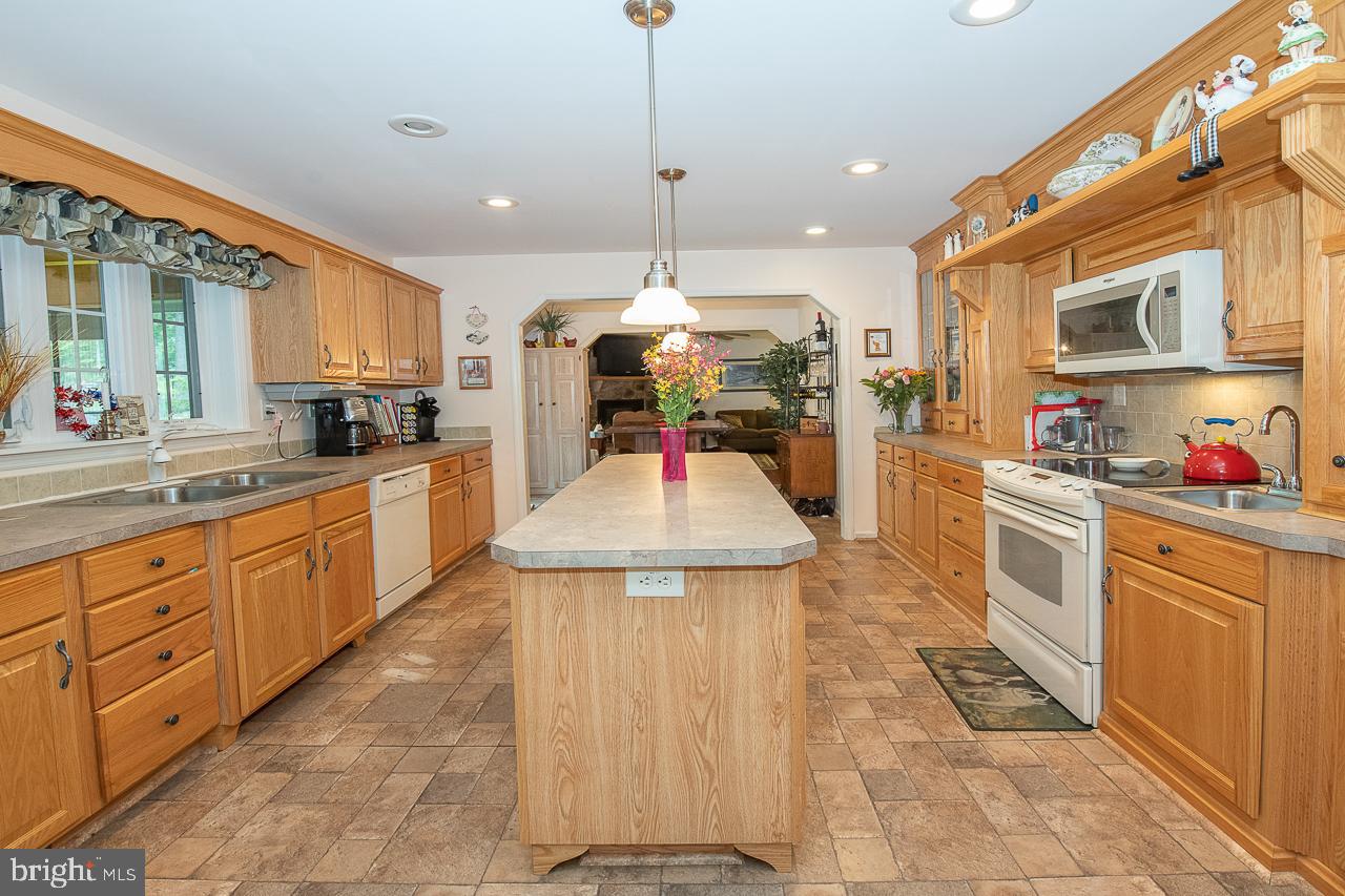 16 Kirk Road Garnet Valley, PA 19060 - Photo 11 of 35 Gallery Image 11