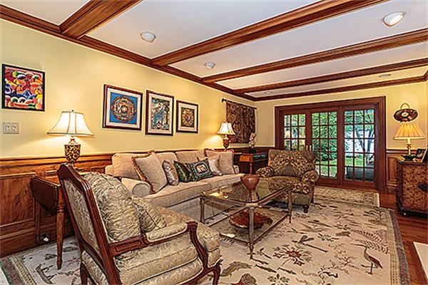 95 Bow Road Belmont, MA 02478 - Photo 3 of 21