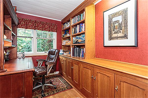 95 Bow Road Belmont, MA 02478 - Photo 7 of 21