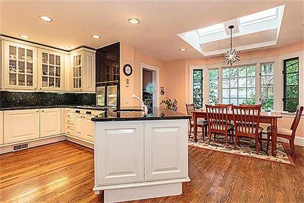 95 Bow Road Belmont, MA 02478 - Photo 9 of 21