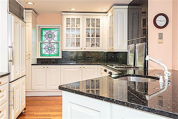 95 Bow Road Belmont, MA 02478 - Photo 10 of 21