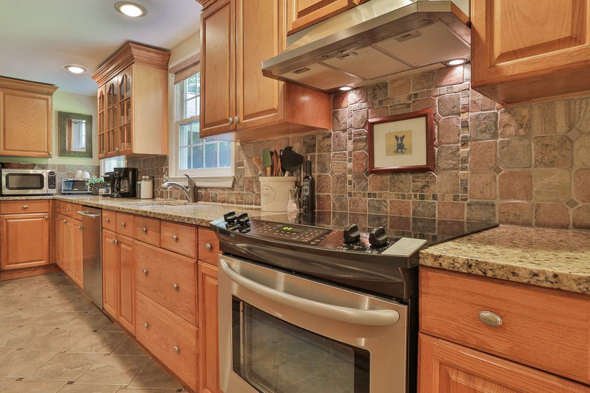 13 Ravine Road Amherst, NH 03031 - Photo 5 of 40