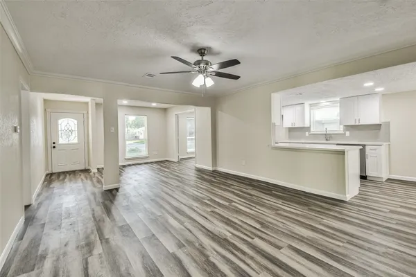 $1,950 | 12614 Dermott Drive, Houston, TX 77065