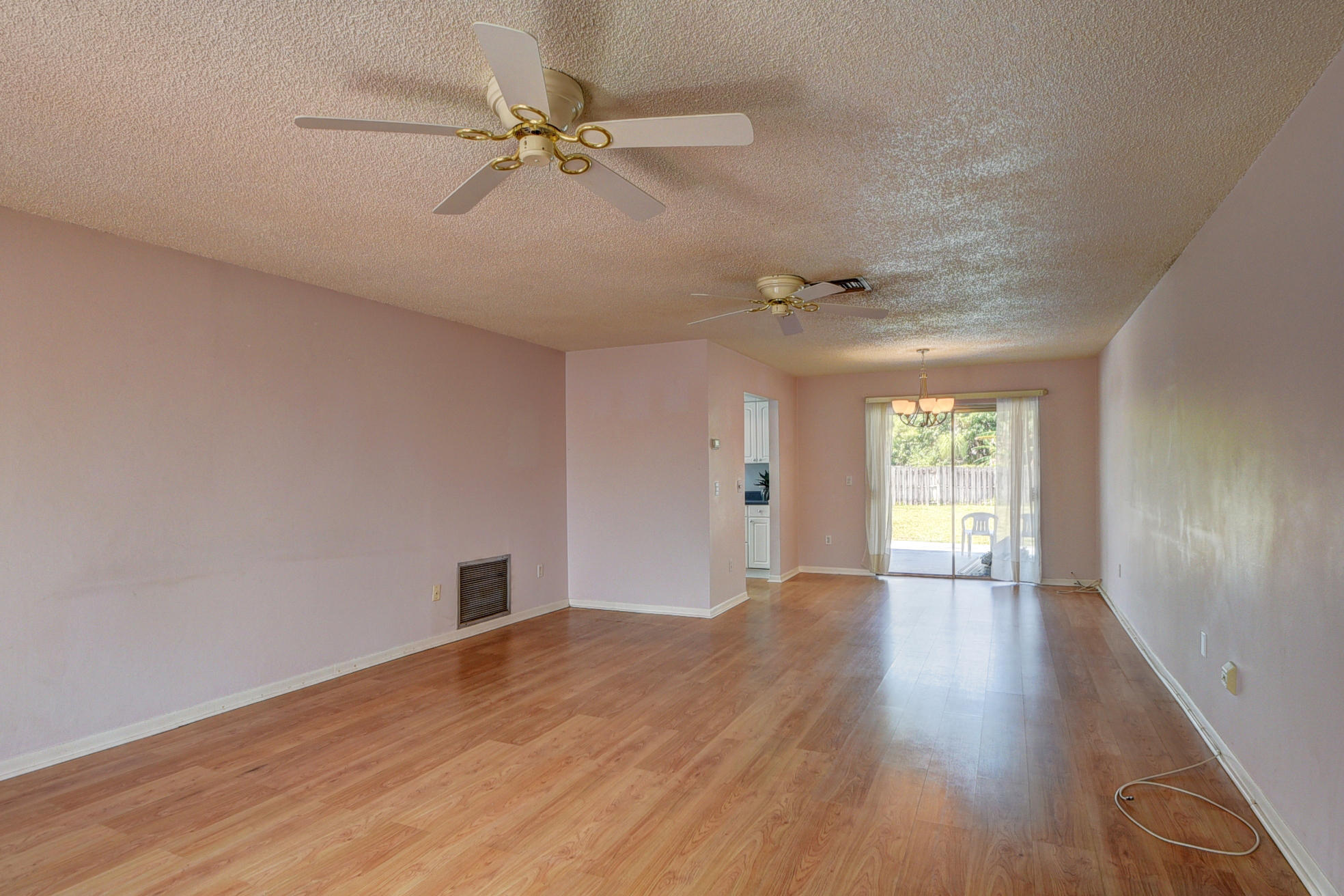 9015 Southwest 6th Street Boca Raton, FL 33433 - Photo 4 of 31 DSC_4657_58_59_60_61