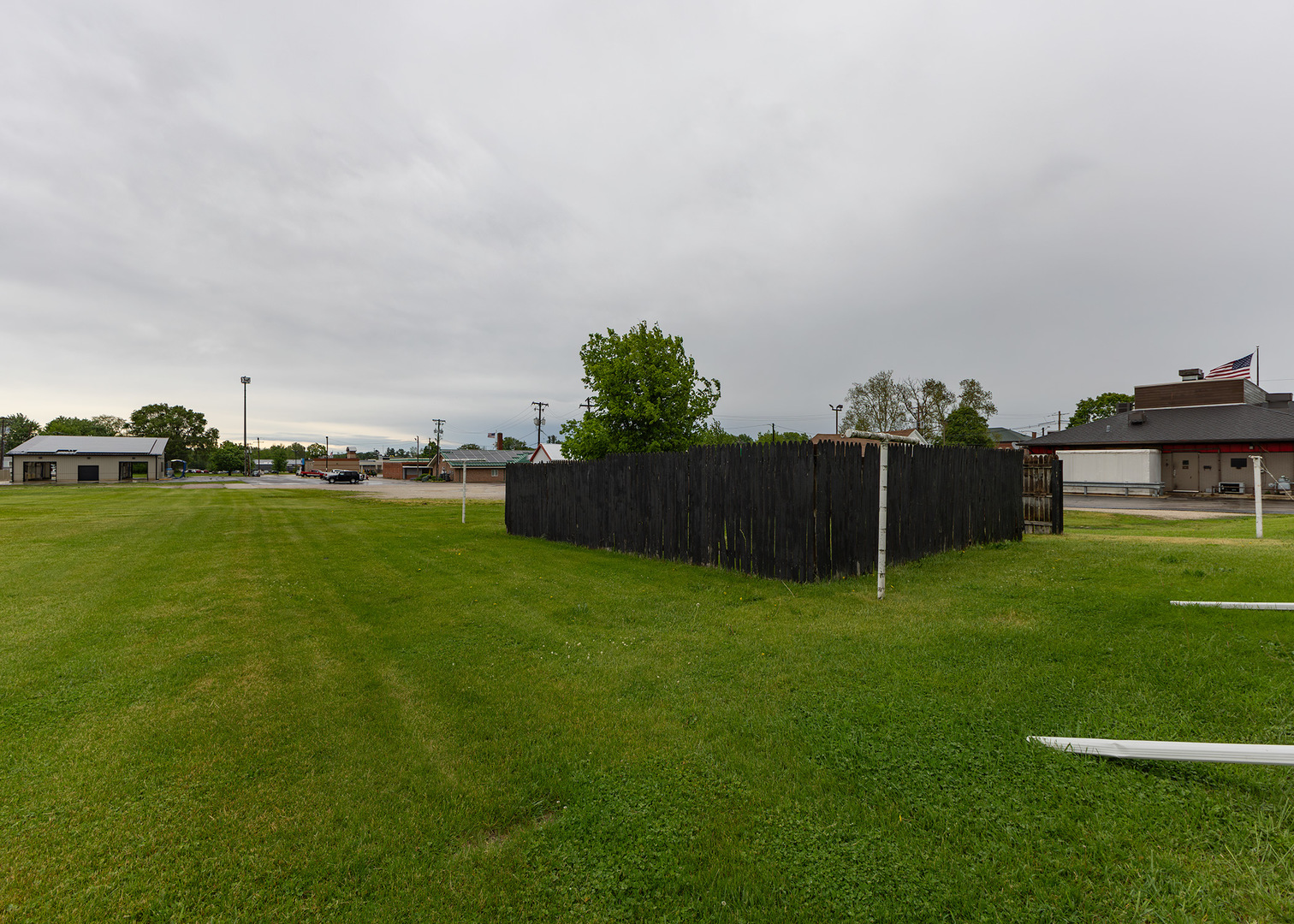 116 West Garfield Street Kewanee, IL 61443 - Photo 3 of 18 a backyard of a house with lots of green space
