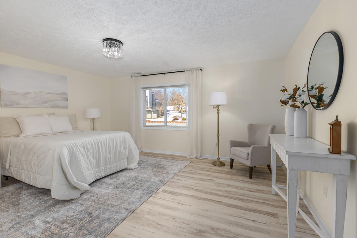 10273 Burgundy Boulevard Dimondale, MI 48821 - Photo 12 of 22 IMG_1013