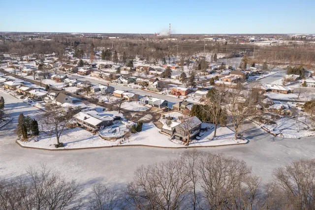 $355,000 | 10273 Burgundy Boulevard, Dimondale, MI 48821