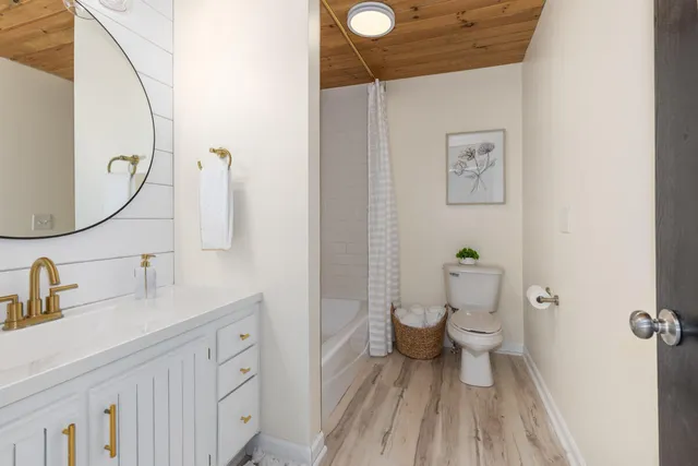 $355,000 | 10273 Burgundy Boulevard, Dimondale, MI 48821