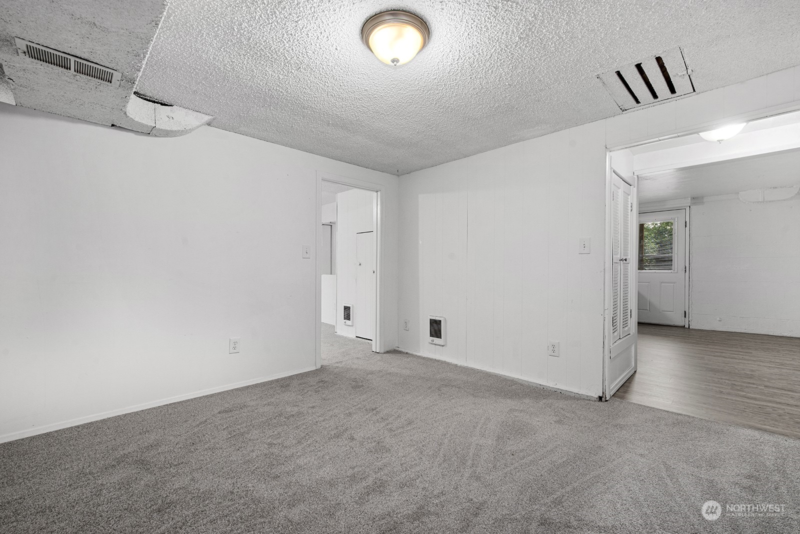 260 Taylor Avenue Northwest Renton, WA 98057 - Photo 22 of 26 a view of an empty room