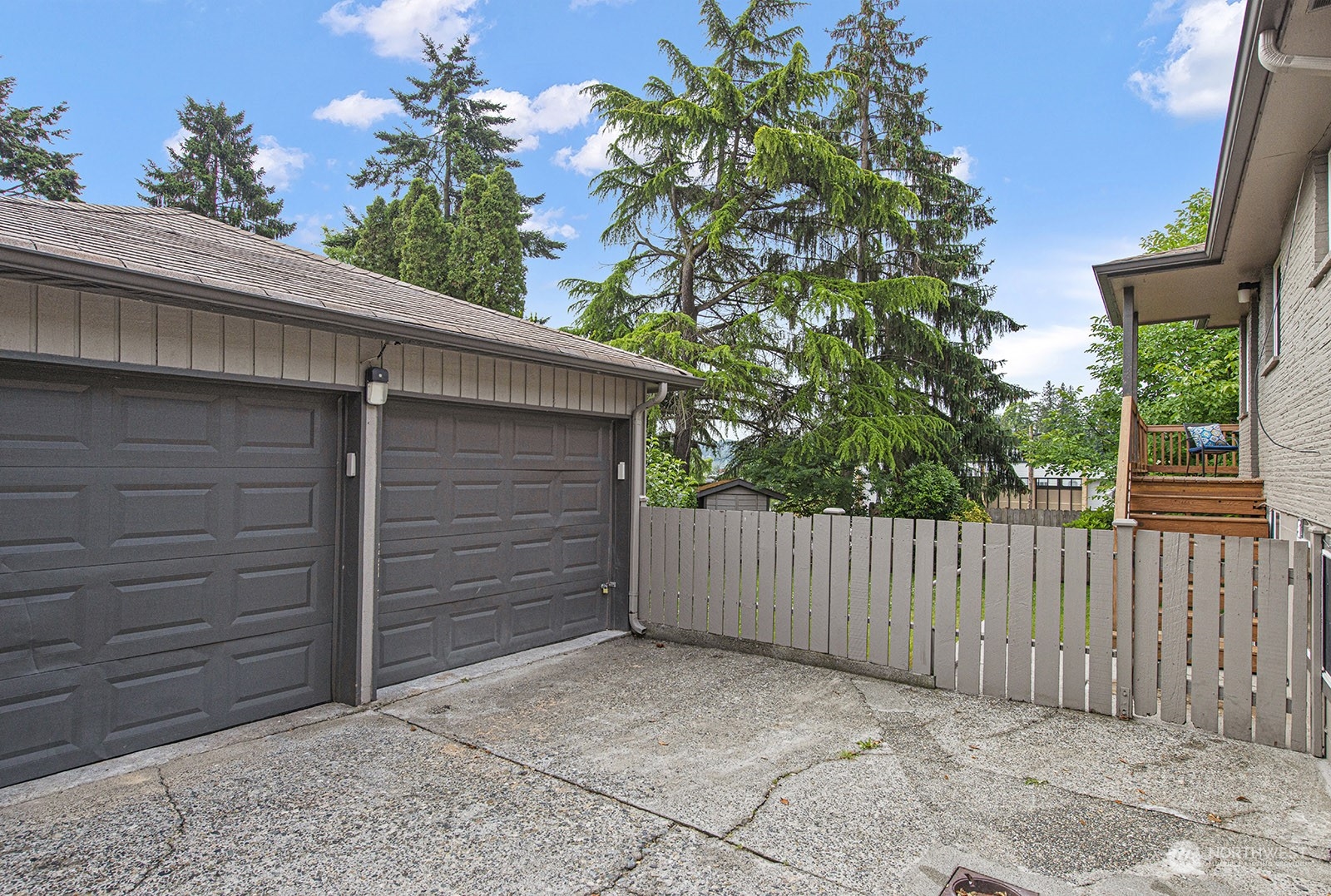 260 Taylor Avenue Northwest Renton, WA 98057 - Photo 23 of 26 a view of a garage